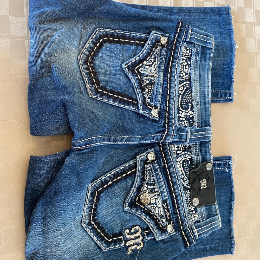 MISS ME Women's Cropped Capri Jeans (cut) Size 25 X 20 Thick Stitch Bling